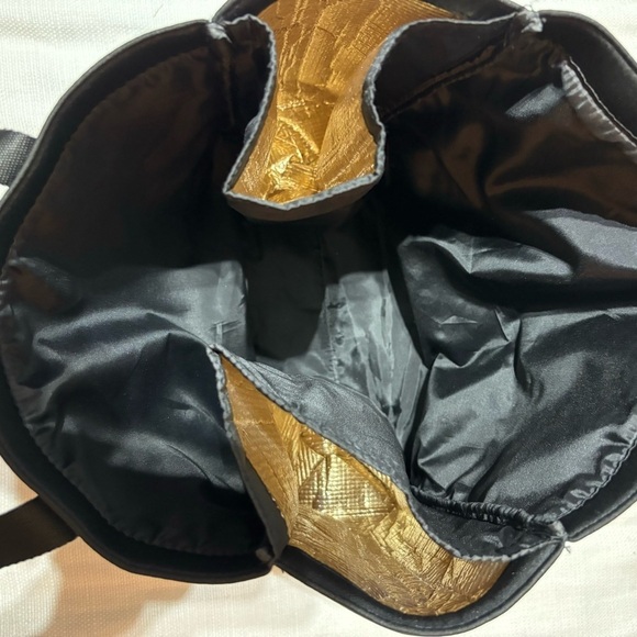 Victoria's Secret Black Insulated Cooler Tote Bag NWOT - Picture 8 of 9